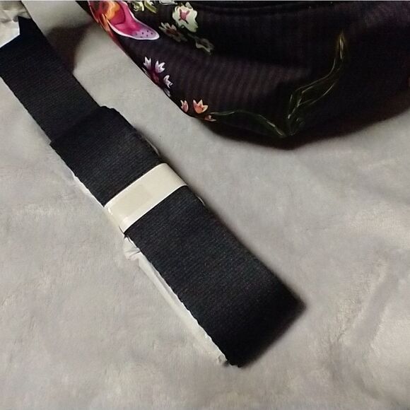 NWOT Vera Bradley Midtown Travel Bag - Picture 7 of 9